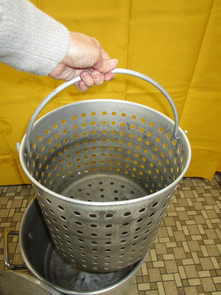 Clam Steamer Pot 40 Quart RentalWorld