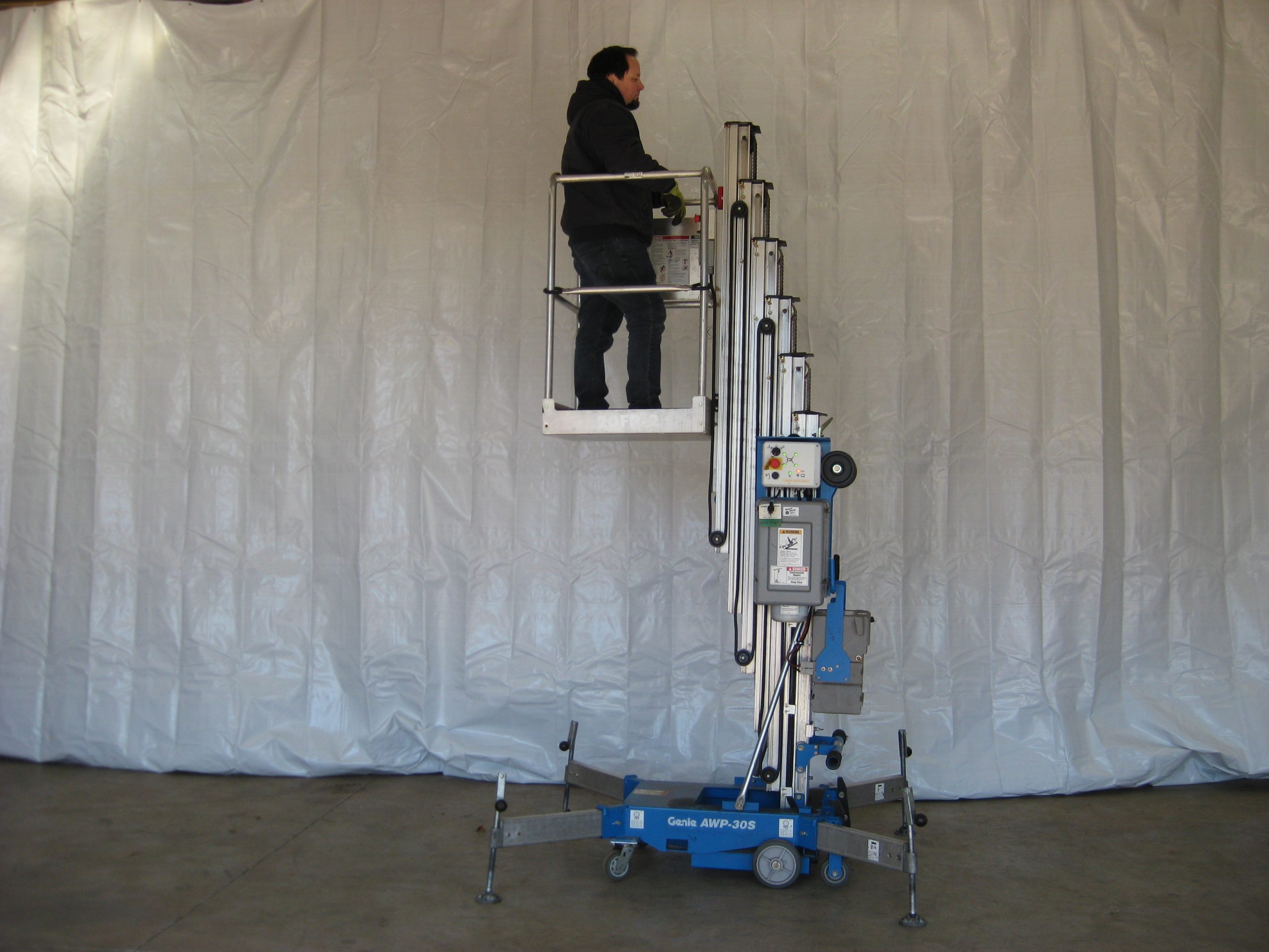 Lift - Genie 30’ Personnel Model AWP™-30S - Image 9