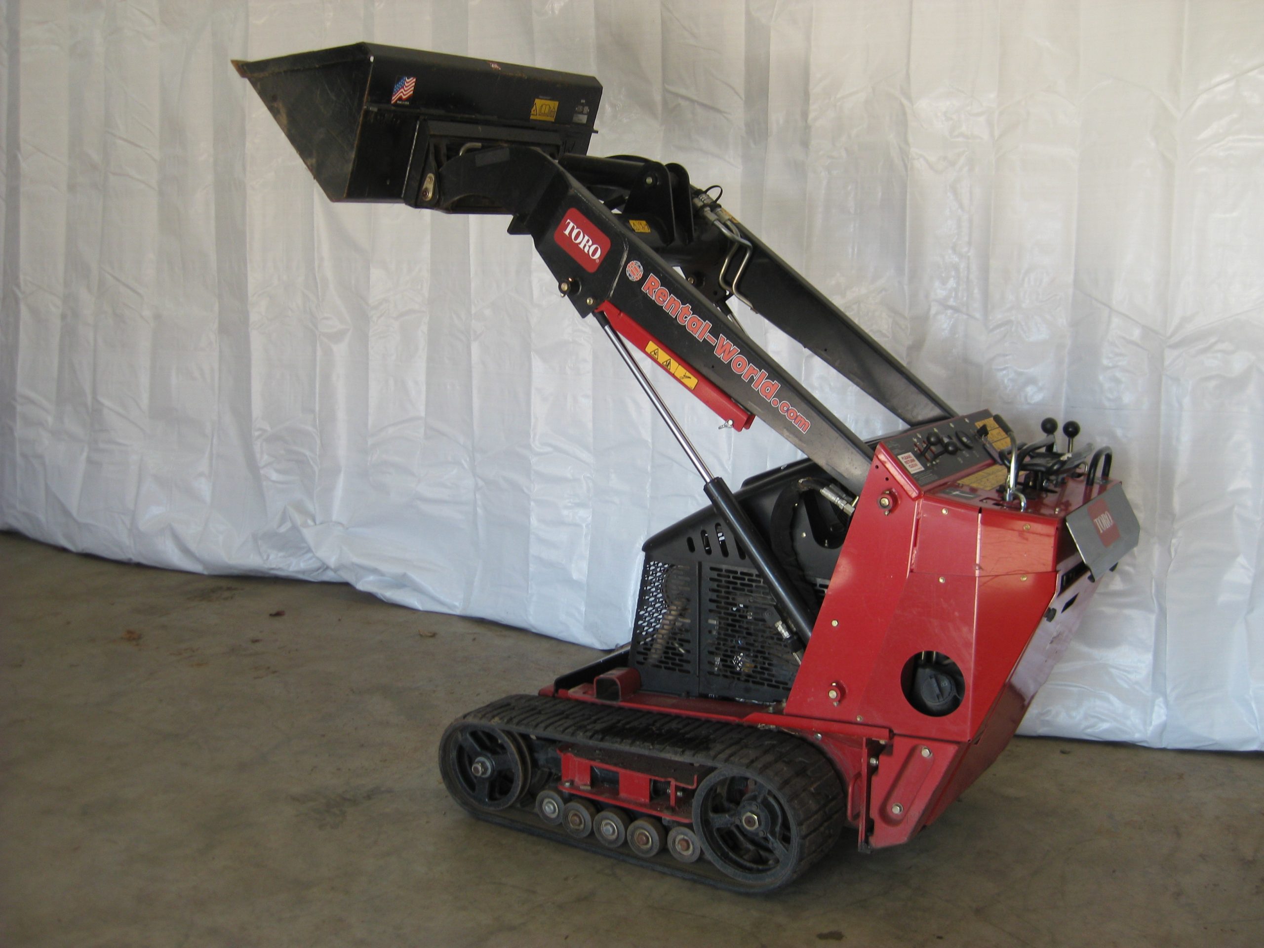 Loader / Tractor - Tracked Dingo TX427 with 36" - 42" Bucket - Image 2