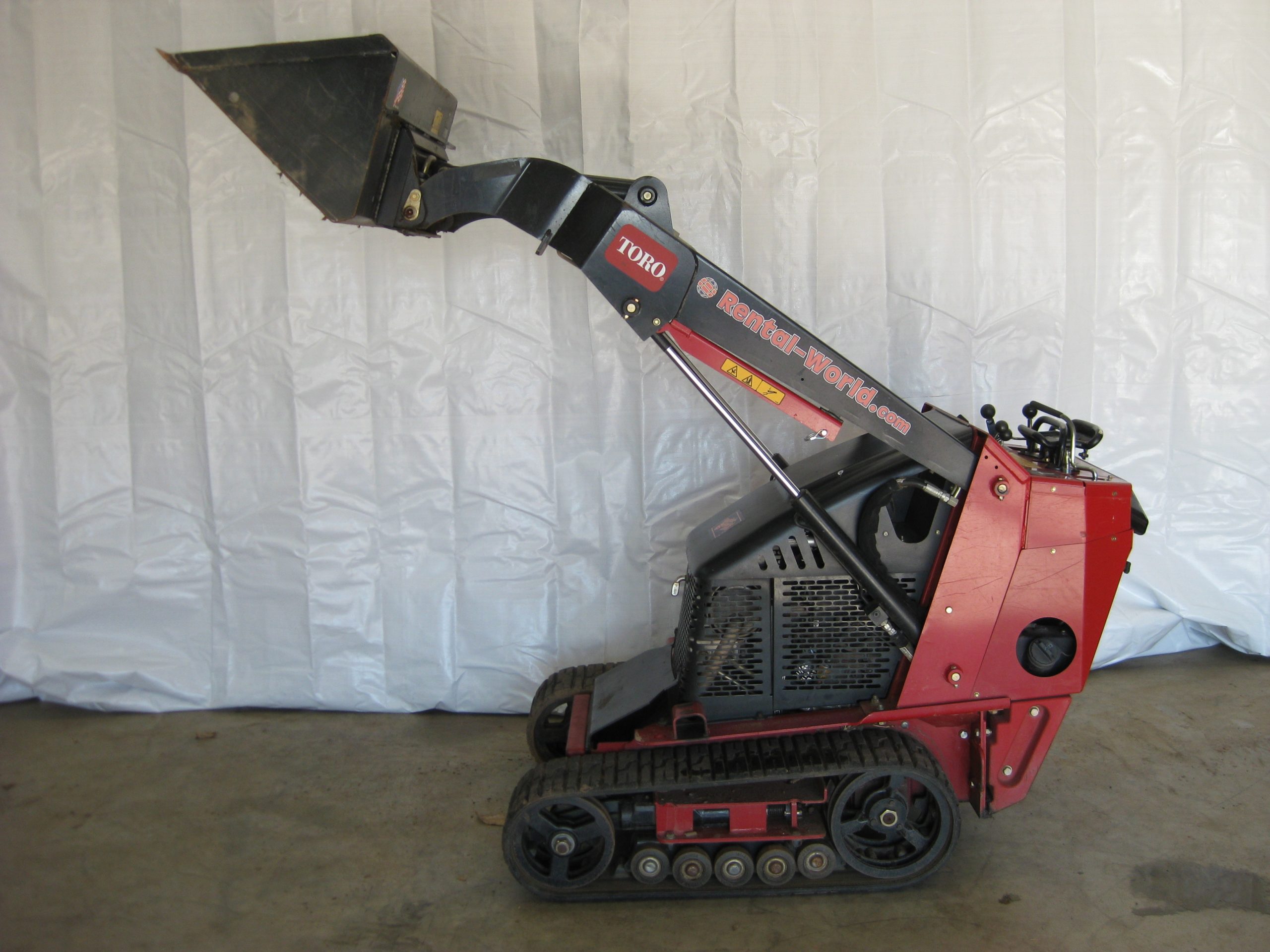 Loader / Tractor - Tracked Dingo TX427 with 36" - 42" Bucket - Image 3