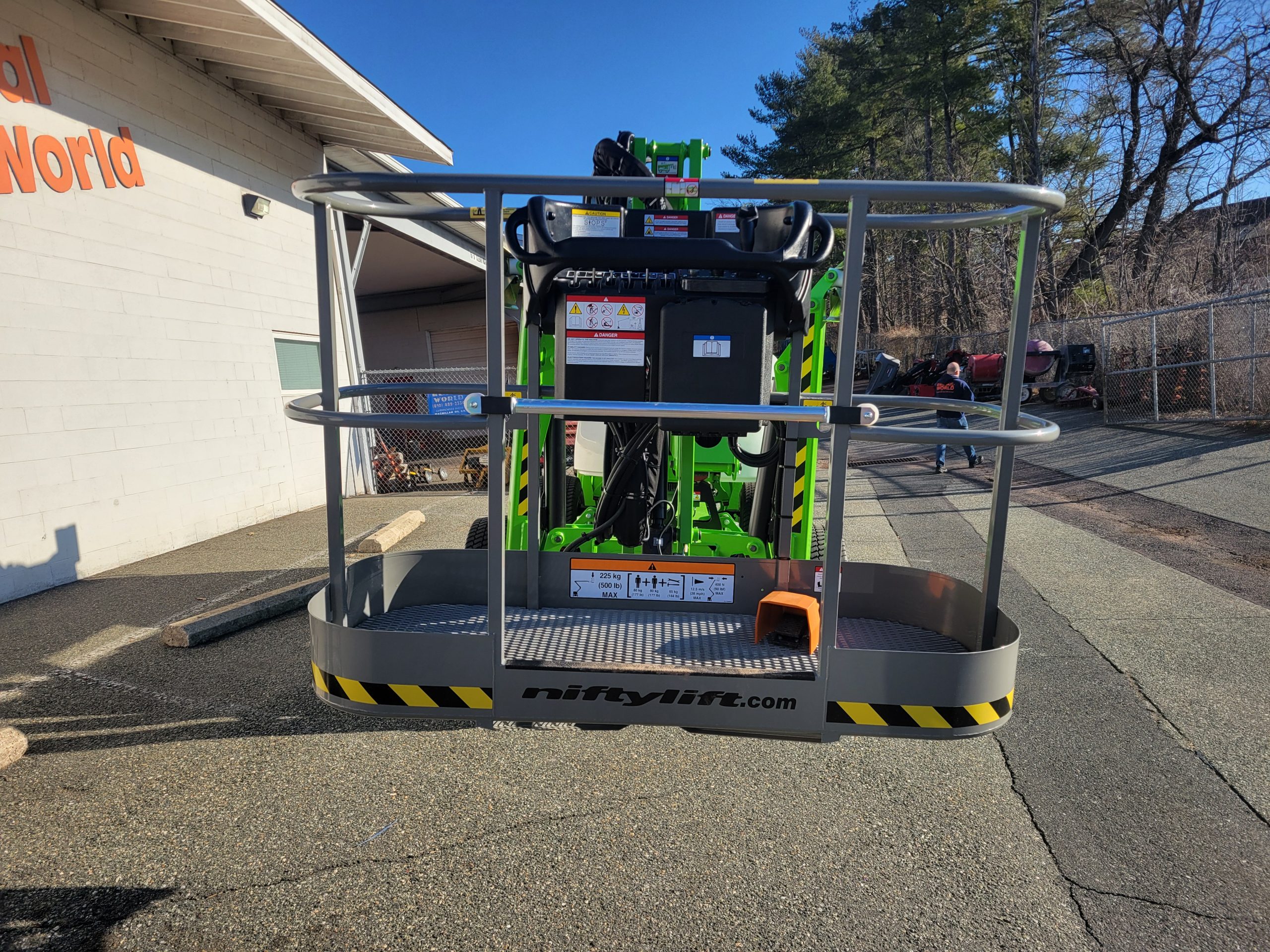 Lift 70' Bucket Nifty SD64 4x4x4 - Image 7