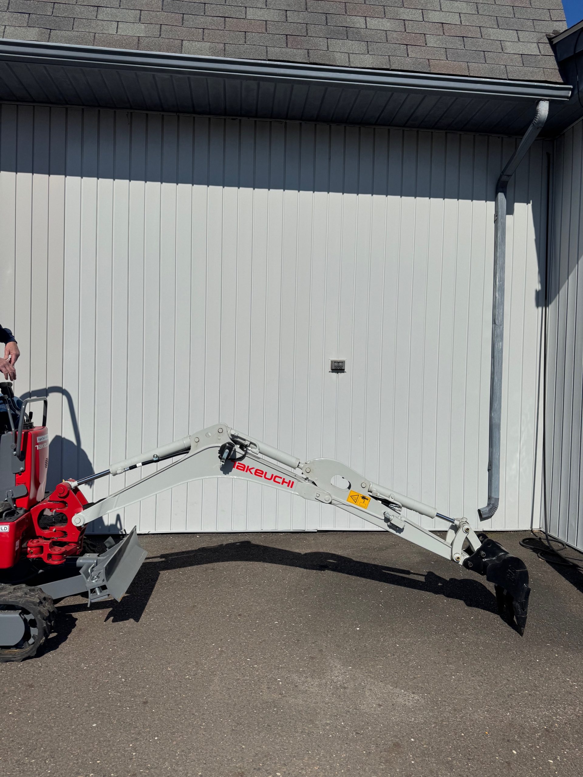 Excavator - Takeuchi Model 210R - Image 7