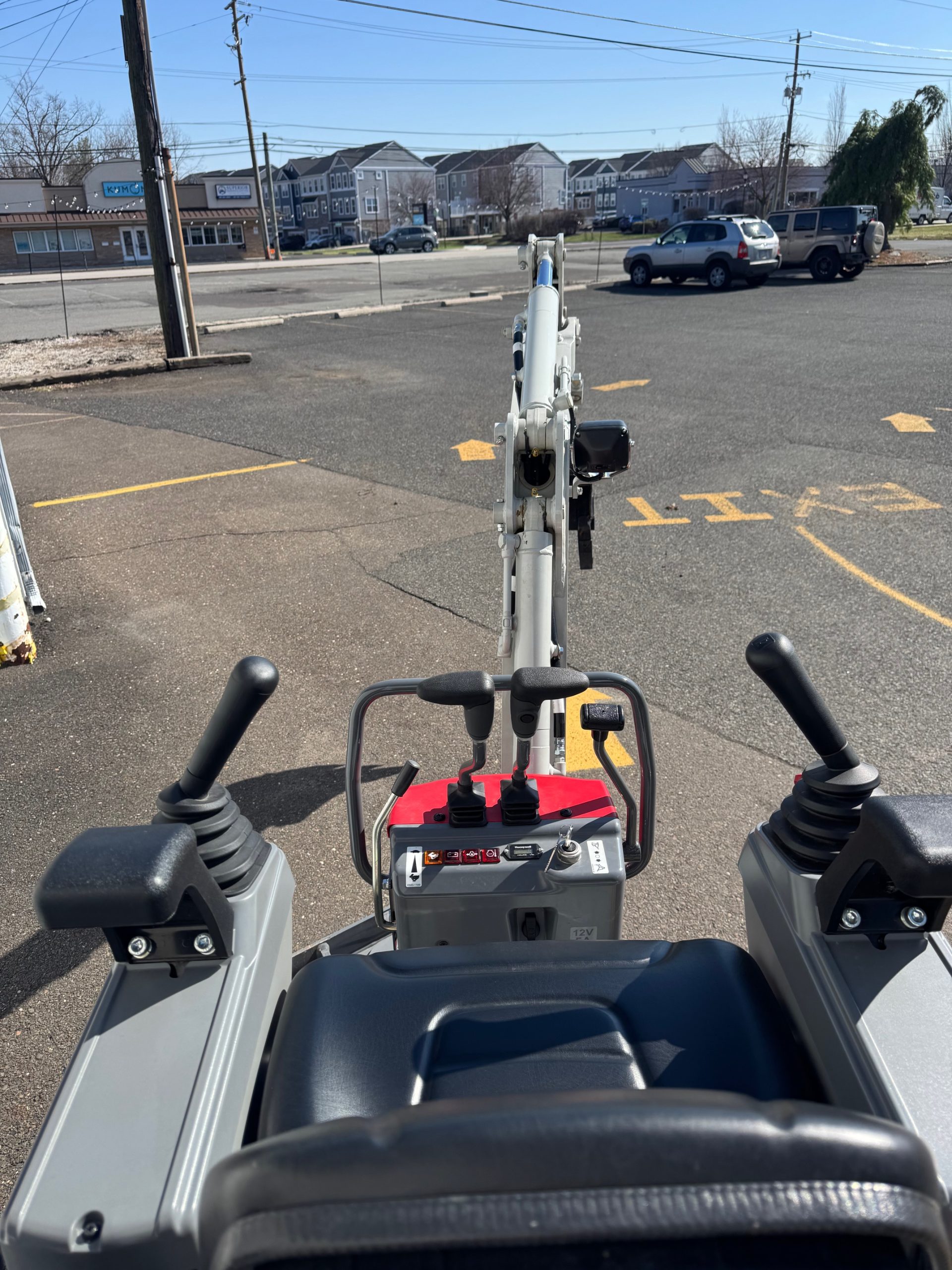 Excavator - Takeuchi Model 210R - Image 9